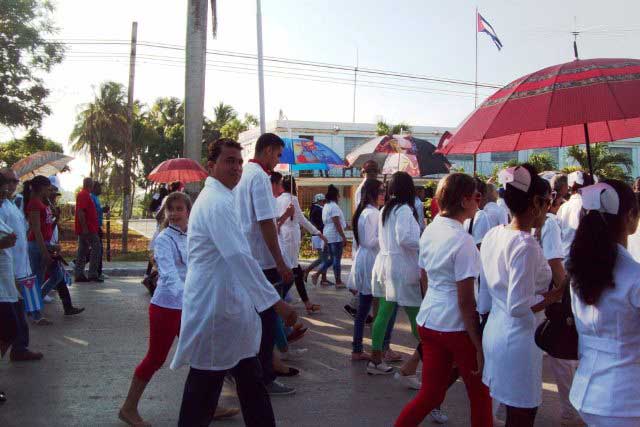 Desfile proletario en Amancio. Foto: Niria Isabel Cardoso Estrada
