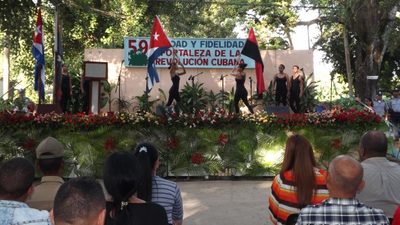 Amancio celebra advenimiento año 59 de la Revolución. Foto: Rafael Aparicio Coello.