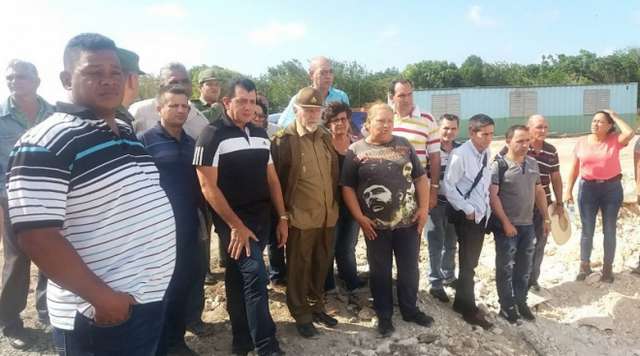Comandante de la Revolución Ramiro Valdés Menéndez recorre obras en Las Tunas.