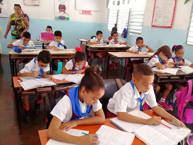Escuela primaria “Sergio Reynó Reina” del municipio de Amancio. Foto: Niria Isabel Cardoso Estrada.