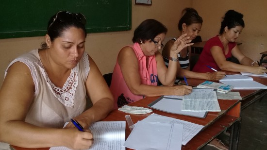 Privilegiado Amancio con su cobertura docente. Foto: Niria Isabel Cardoso Estrada.