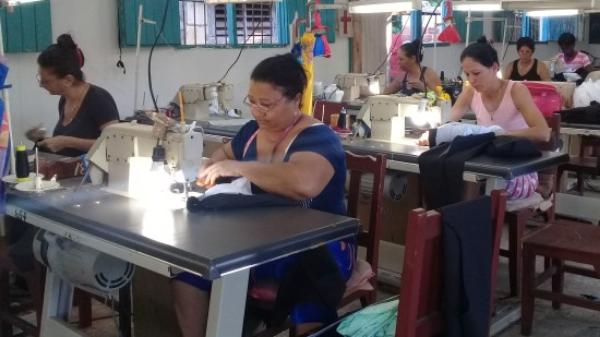 Taller de confecciones Rogelio Cordero en Amancio. Foto: Danay Naranjo Viñales