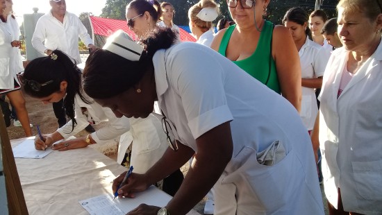 Trabajadores de Salud en Amancio respaldan causa de Lula. Foto: Niria Isabel Cardoso Estrada