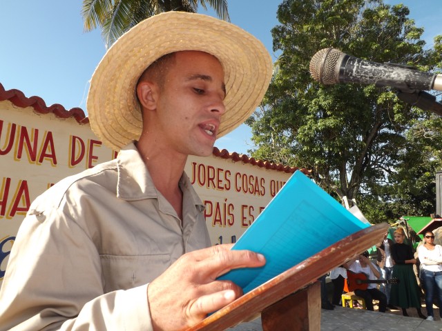 Abanderada fuerza del Ejt para venidera zafra azucarera. Foto: Rafael Aparicio Coello.