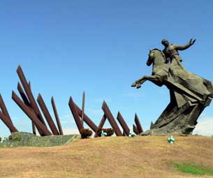 Tuneros a la Plaza de la Revolución Antonio Maceo de Santiago de Cuba