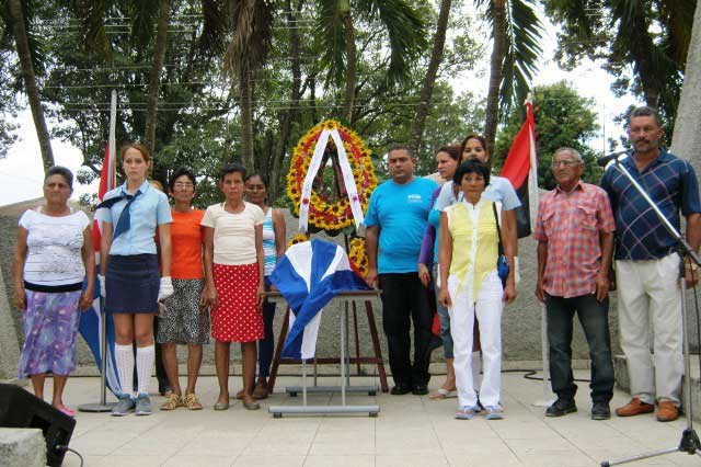Tributo al combatiente del Tercer Frente Oriental Anastasio Quiñones Rodríguez en Amancio