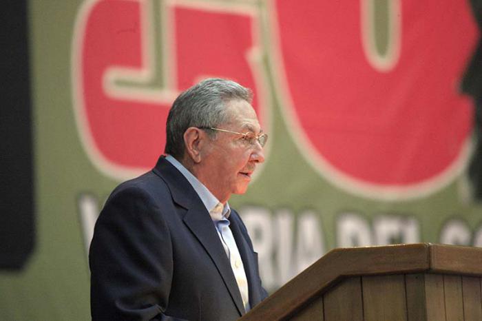 Raúl Castro Ruz en la clausura del Séptimo Congreso del Partido Comunista de Cuba