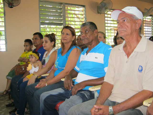 Despiden delegados al Séptimo Congreso del PCC en Amancio. Foto: Rafael Aparicio Coello
