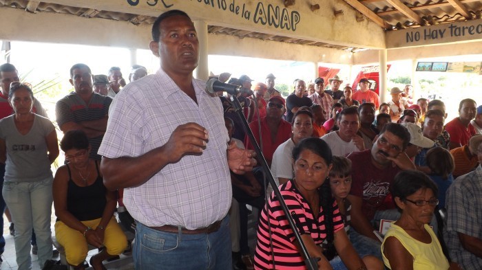 Franco intercambio de los pobladores de la circunscripción 21 con directivos  del Partido y el Gobierno