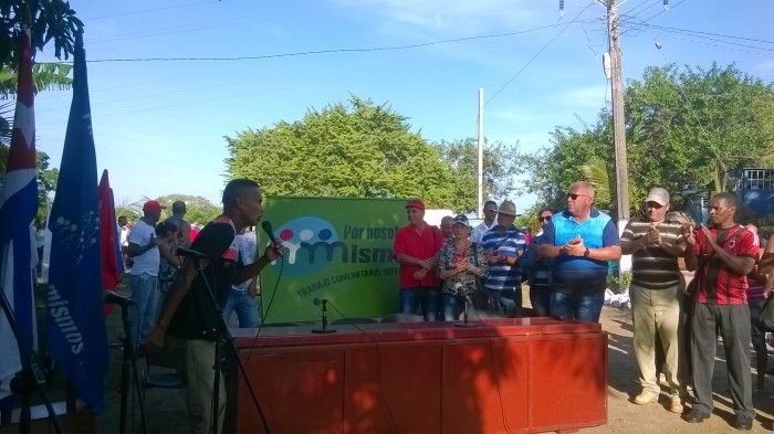 Trabajo Comunitario Integrado Por Nosotros Mismos en la comunidad de Punta Brava en Amancio. Foto: Bárbara Borrás Aguilar.