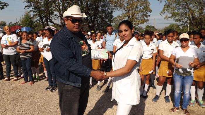 Acto Municipal por aniversarios de la Organización de Pioneros José Martí y la Unión de Jóvenes Comunistas en Amancio. Foto: Rafael Aparicio Coello.