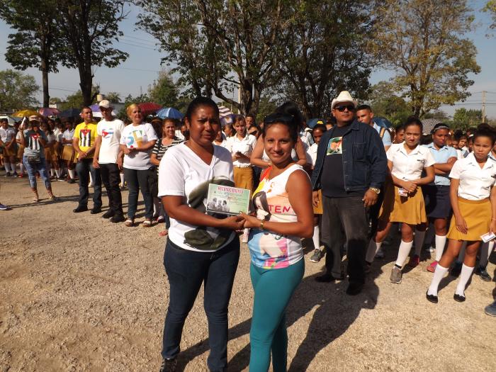 Acto Municipal por aniversarios de la Organización de Pioneros José Martí y la Unión de Jóvenes Comunistas en Amancio. Foto: Rafael Aparicio Coello.