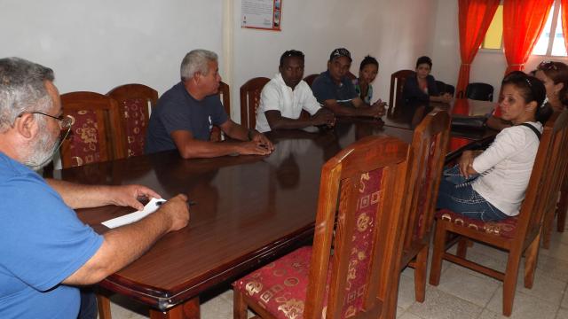 Conocen periodistas amancieros interioridades de la UEB Eléctrica. Foto: Rafael Aparicio Coello.